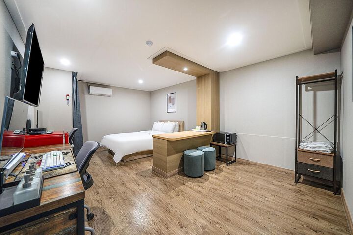 Room 101 of 105