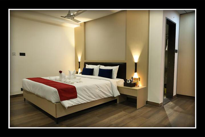 Room 2 of 10