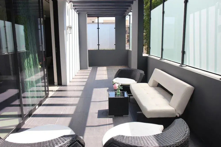 Terrace/Patio 8 of 19