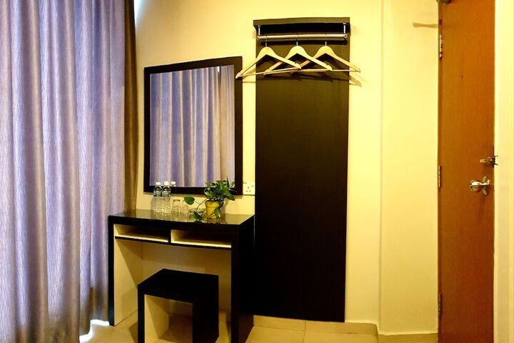 Room 21 of 35