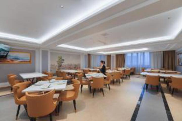 Vienna Hotel (Dongtai Hengrong Plaza)
