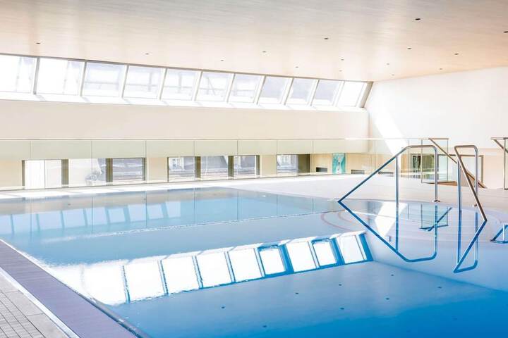 Pool Hotel