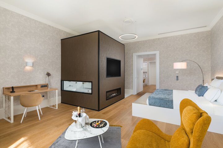 Room 10 of 55
