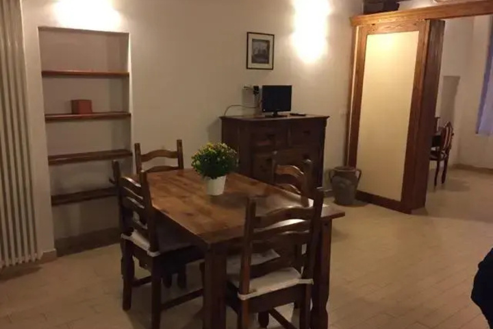Room 10 of 14