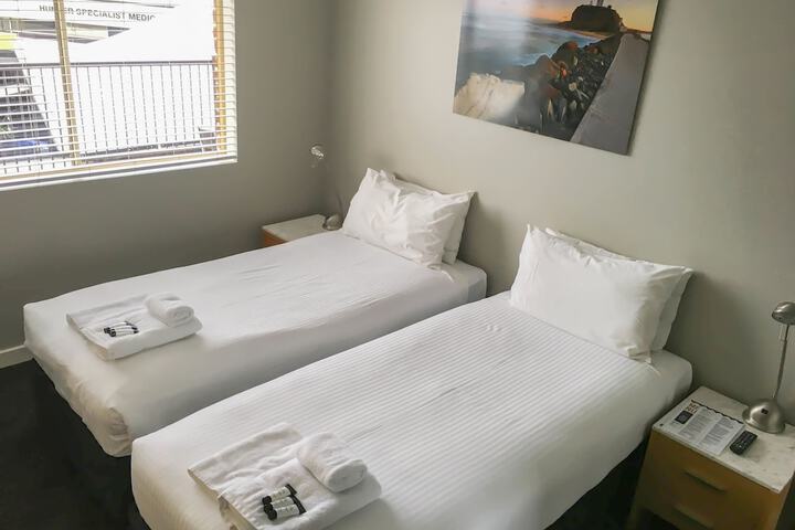 Room 17 of 40