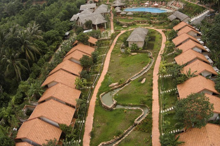 Hotel Exterior 144 of 147