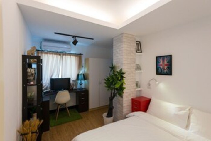 Room 28 of 45