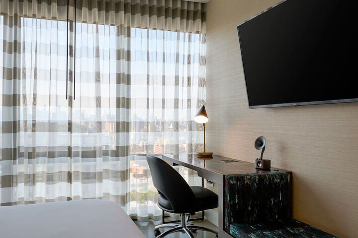 Room 18 of 42