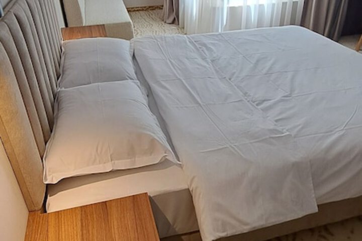Room 4 of 36