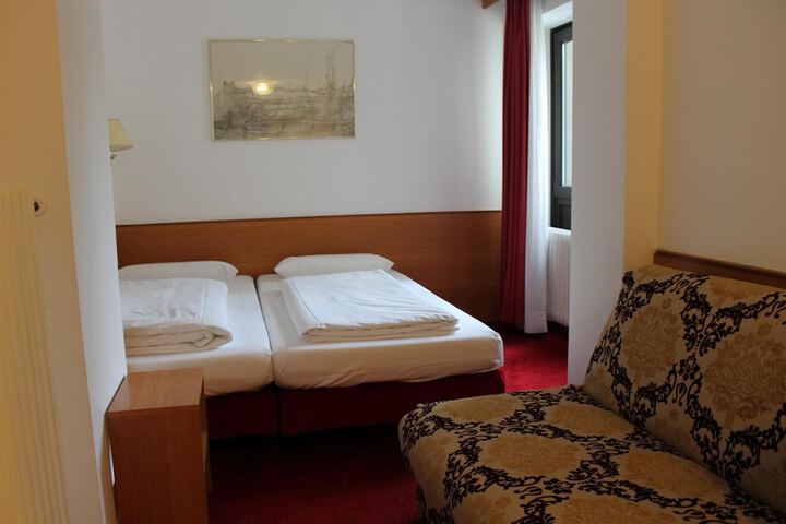 Room 18 of 54