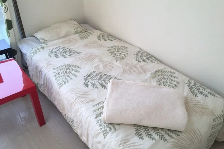 Room 3 of 9