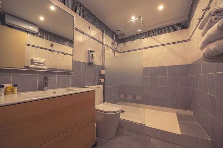 Room 14 of 34