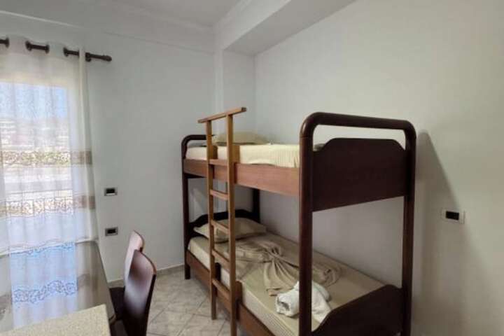Room 4 of 35