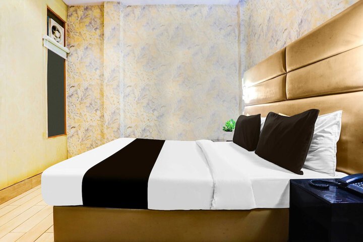 Room 12 of 22