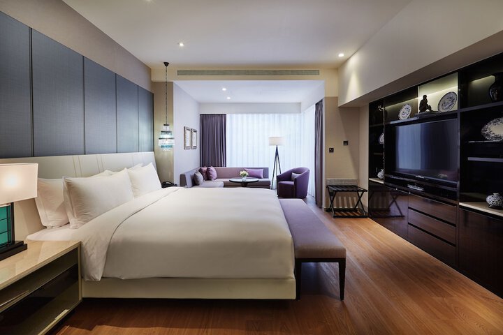 Room 15 of 66