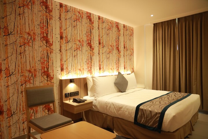 Room 5 of 24