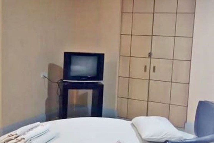 Room 2 of 21