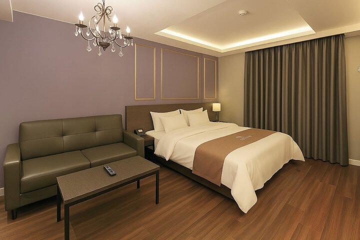 Room 28 of 85