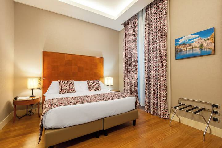 Room 44 of 157