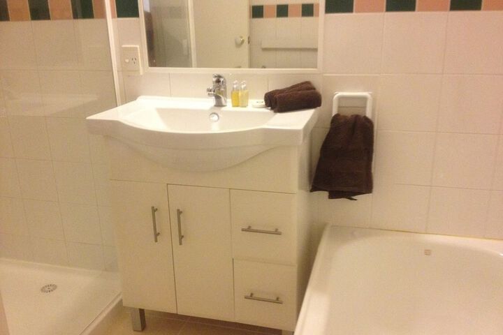 Room 16 of 38