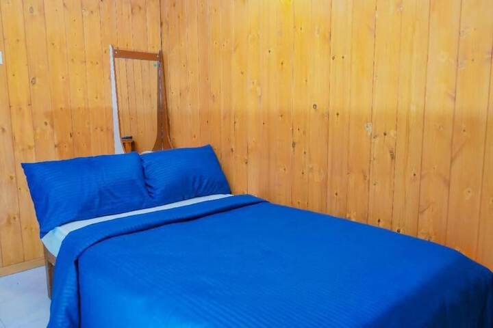 Room 8 of 10