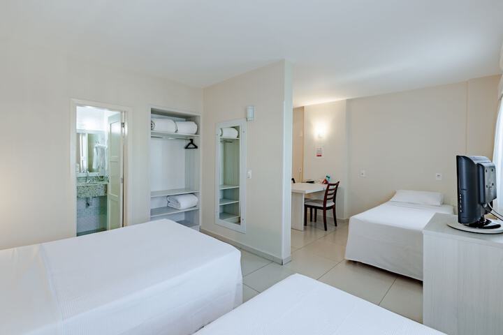 Room 34 of 62