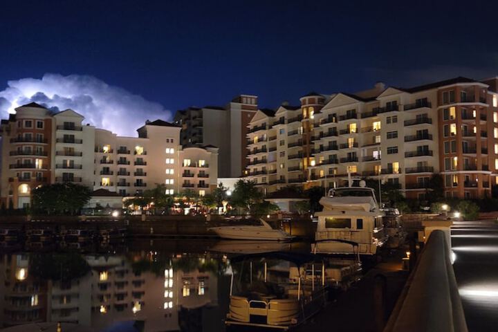 Hotel 98 of 100