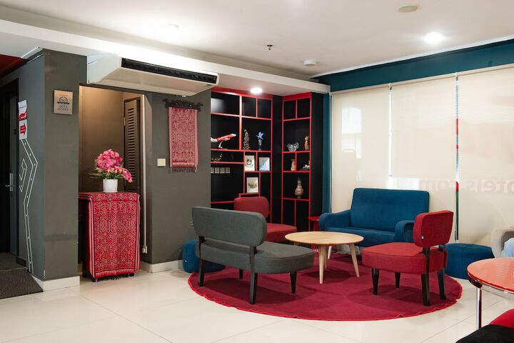 Hotel Lobby