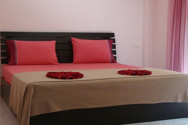 Room 2 of 31