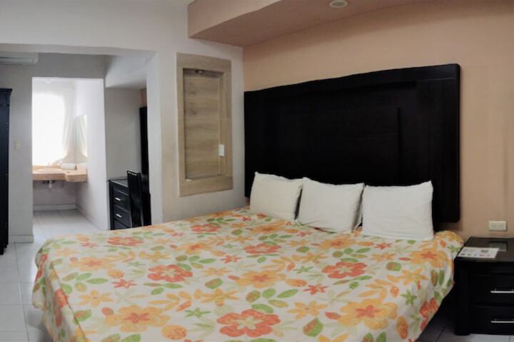 Room 6 of 37