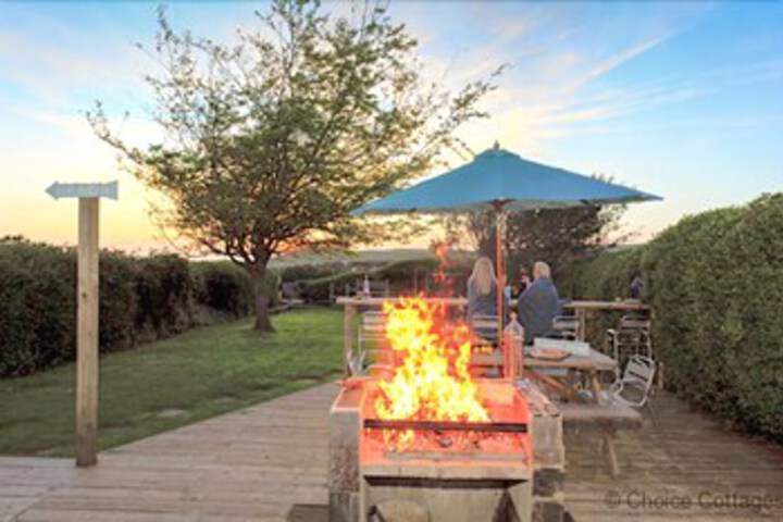Terrace/Patio 104 of 107