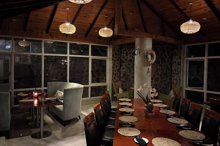 Dining 21 of 29
