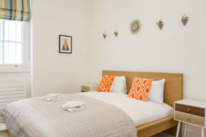 Room 6 of 21