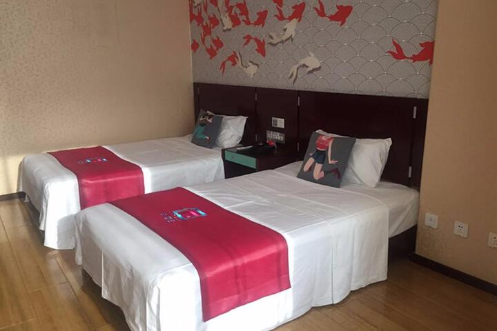 Room 1 of 4