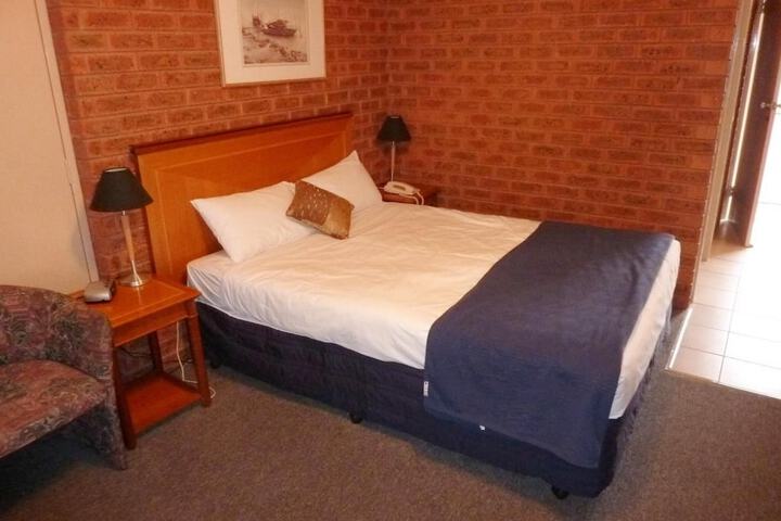 Room 12 of 40