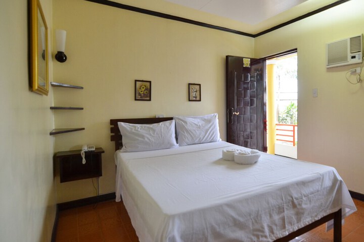 Room 12 of 63