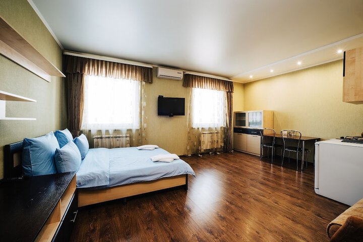 Room 2 of 90