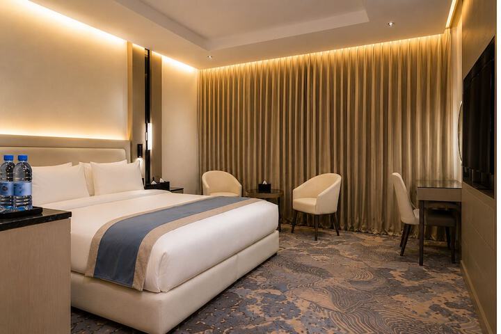 Room 9 of 32