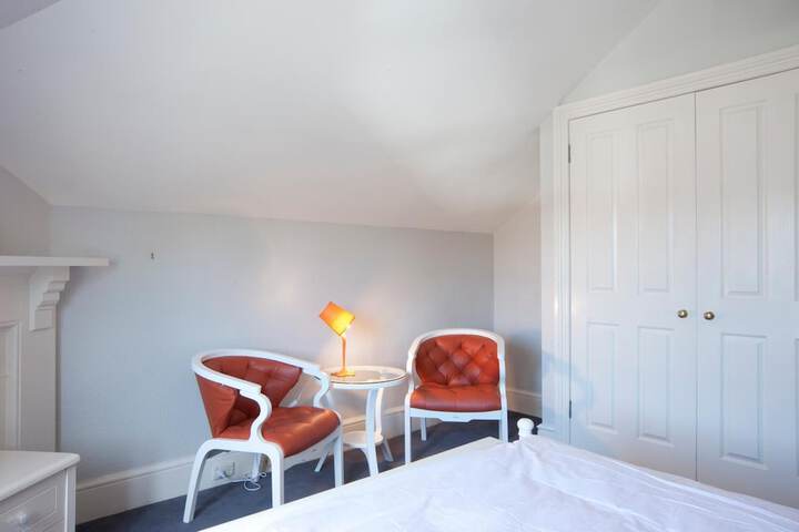Room 1 of 50