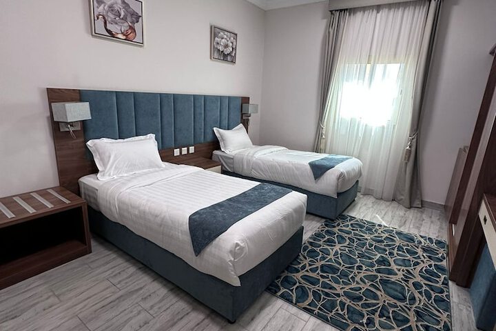 Room 6 of 42