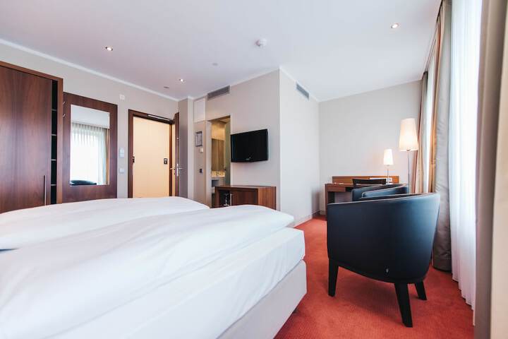 Room 8 of 41