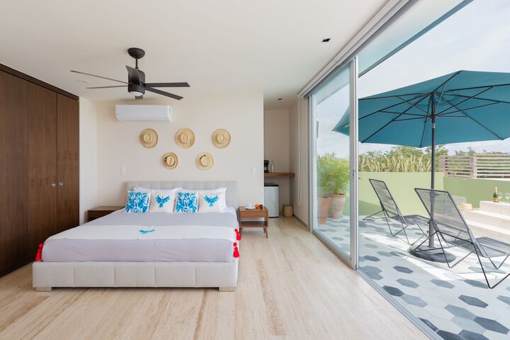 Room 4 of 20