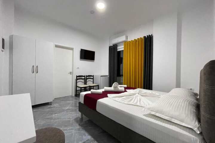 Room 6 of 30