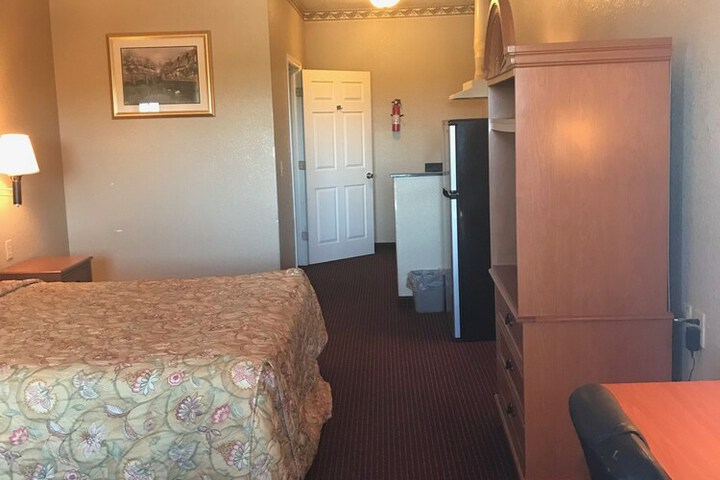 Room 4 of 30
