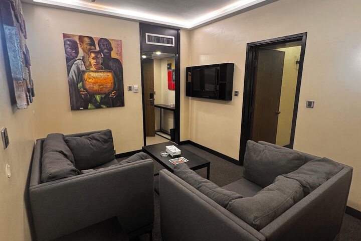Room 19 of 48