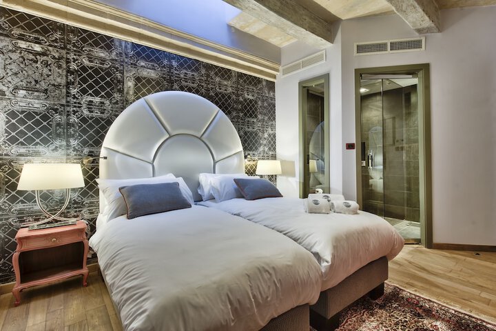 Room 10 of 70