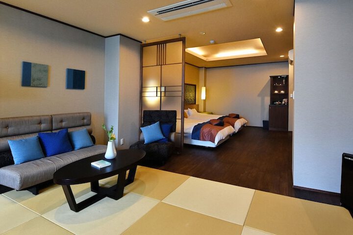 Room 28 of 66