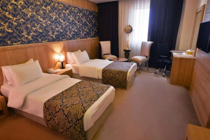 Room 5 of 19