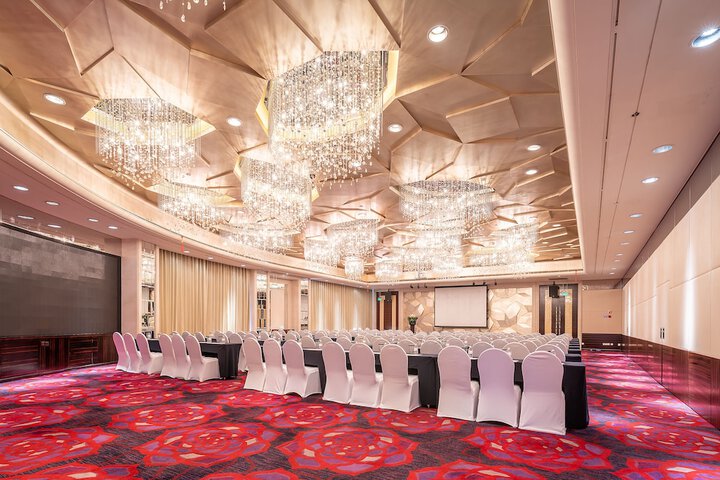 Ballroom/Hall 84 of 109