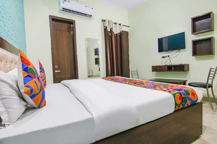 Room 18 of 27